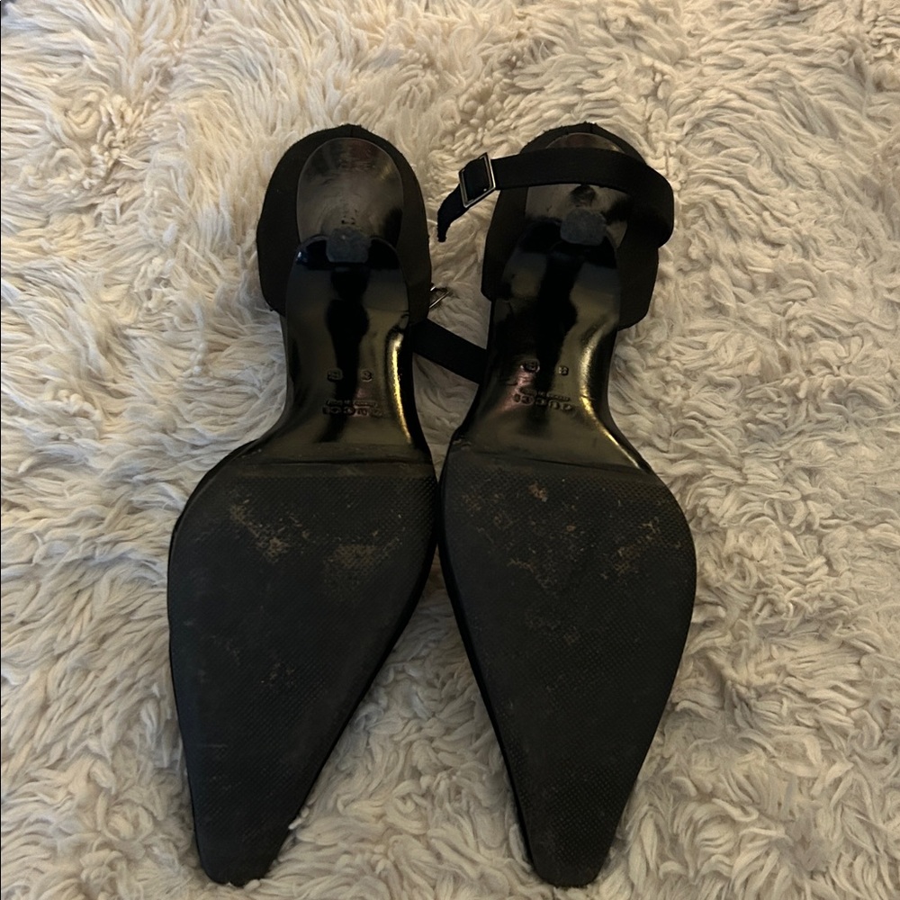 Beautiful Gucci Black Satin Heels. - Picture 3 of 4